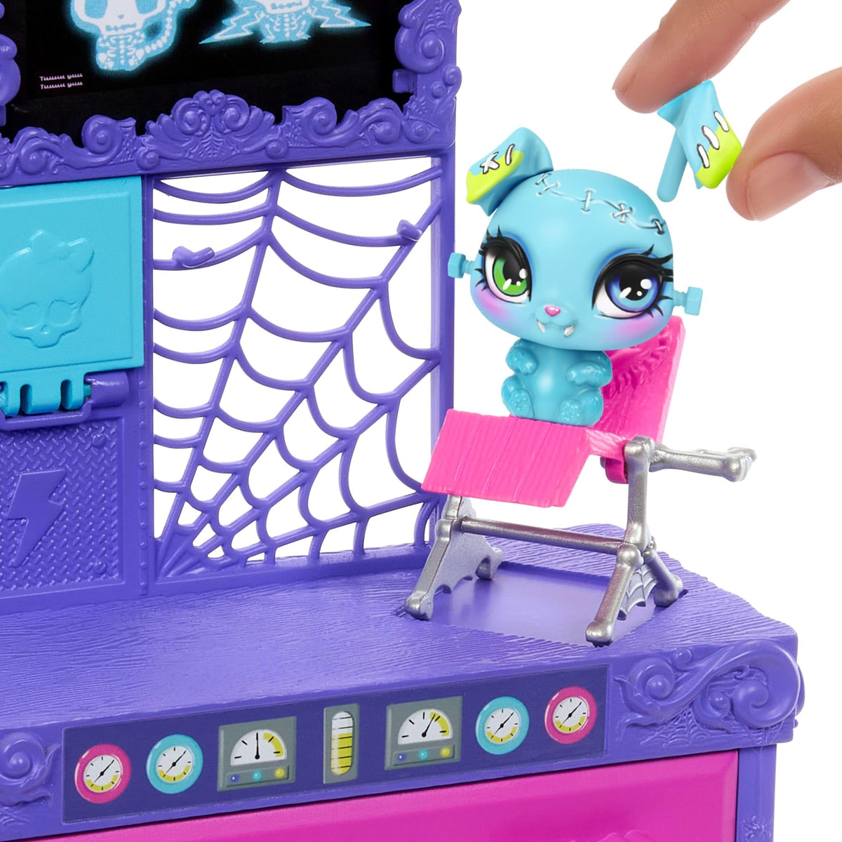 Make-A-Monster Pet Playset with Doll B690749