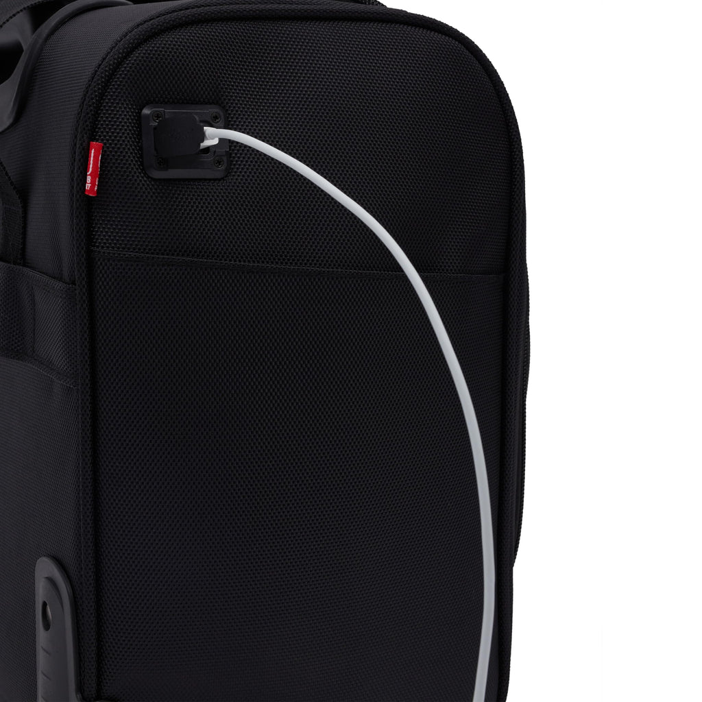 15” Underseat Carry-On Luggage with USB Charging Port, Black P441