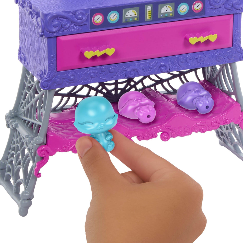 Make-A-Monster Pet Playset with Doll B690749